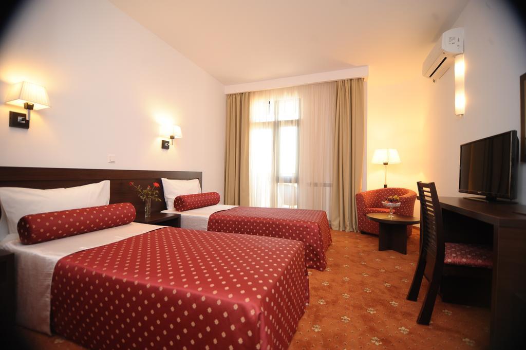 Hotel Mon Jardin Mahmudia Quarto foto
